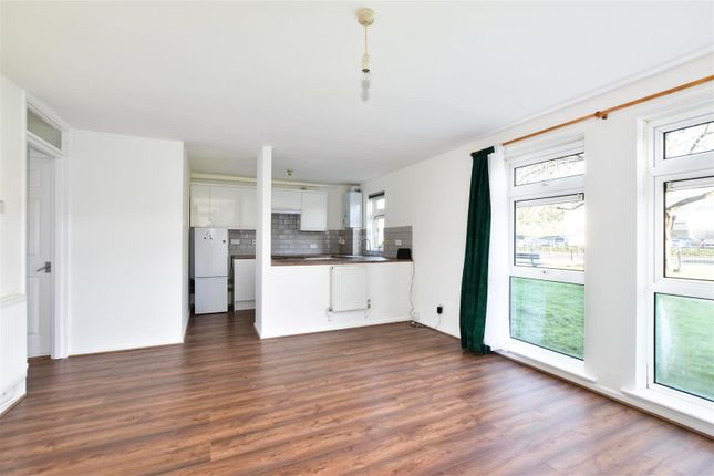 Thumbnail Flat to rent in Abbey Barn Road, High Wycombe