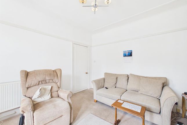 14, Clare crescent, Wallasey photo 3