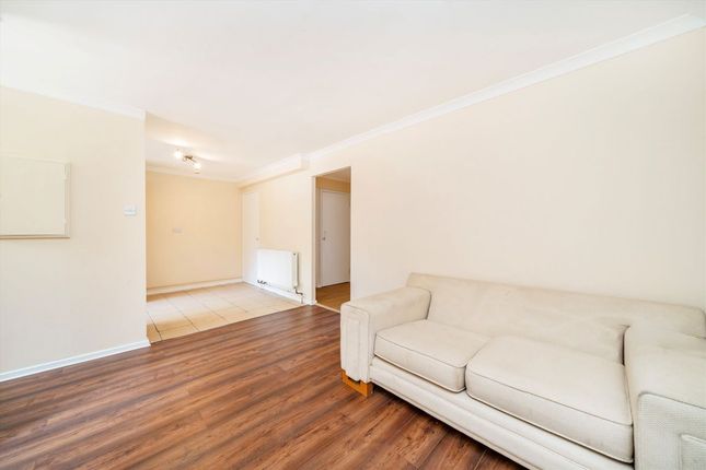 11 Nero Court, Justin Close, Brentford photo 2