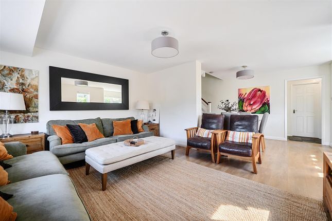 6, Kestrel Way, Wokingham photo 4