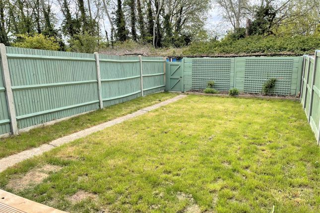 58 Rosebank, Epsom photo 4