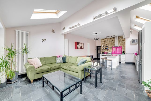 17, Lyncroft Gardens, London photo 3