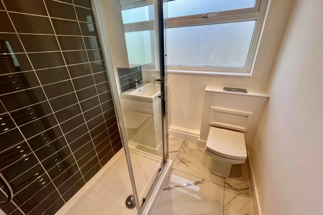 First Floor flat, 114, Northwood Road, Uxbridge photo 4