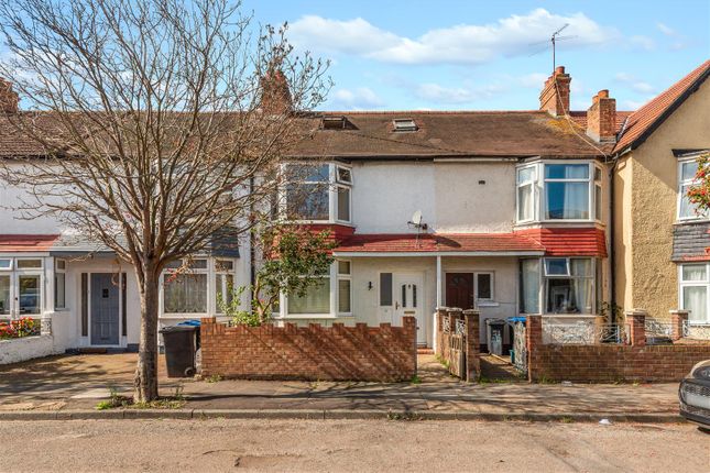 Thumbnail Property for sale in Bank Avenue, Mitcham