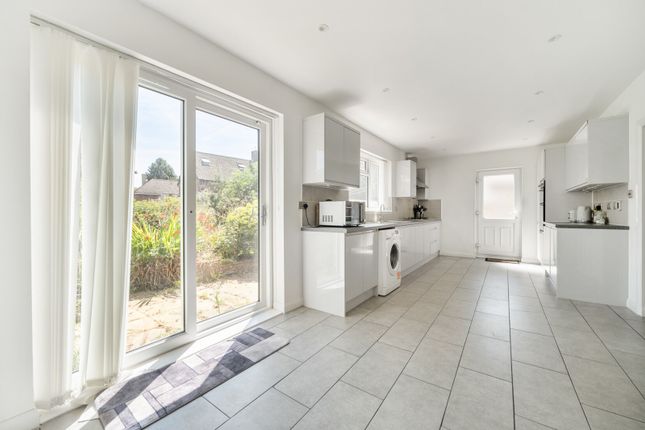 59, Cromwell Drive, Slough photo 4