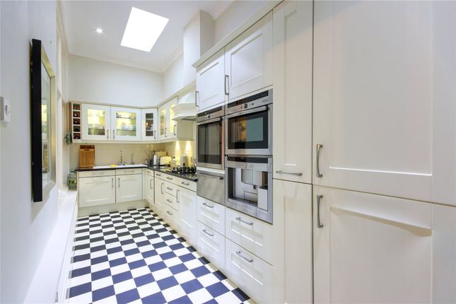 22, North Frith Park, Hadlow, Tonbridge, Kent, TN11 photo 4