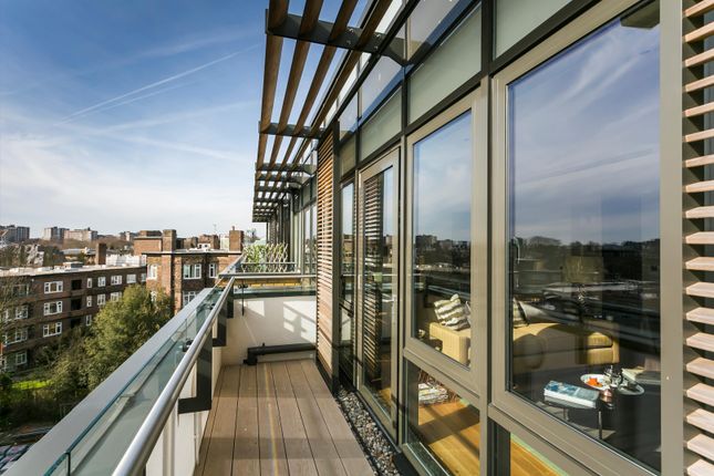 Searle House, London photo 2