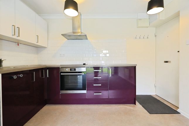 Flat 1, Lawnswood House, Church Avenue, Stourport-On-Severn photo 2