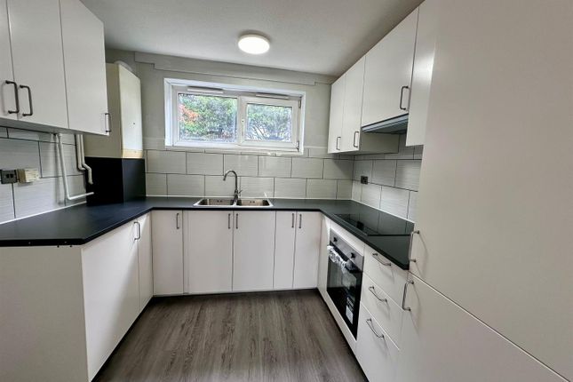 Thumbnail Flat to rent in Tamar Way, London