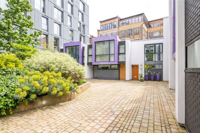 Mews house for sale in Brewery Square, London