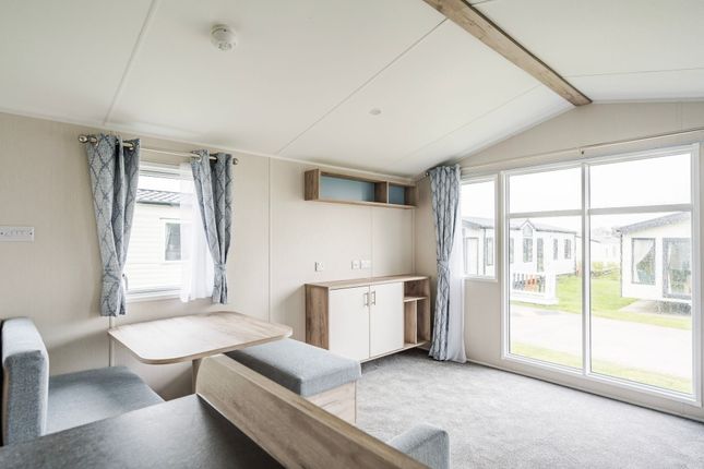 Mobile/park home for sale in Burgh Castle Marina, Burgh Castle, Great Yarmouth