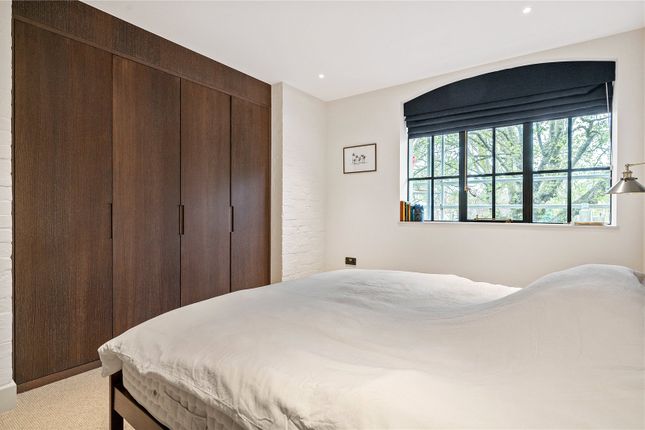 Flat for sale in The Old Bookbinders, 3 Barnsbury Square, London