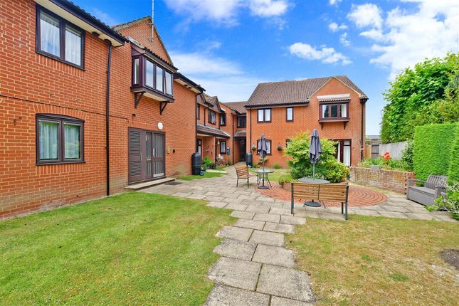 Eastwood Road Bramley, Guildford photo 3