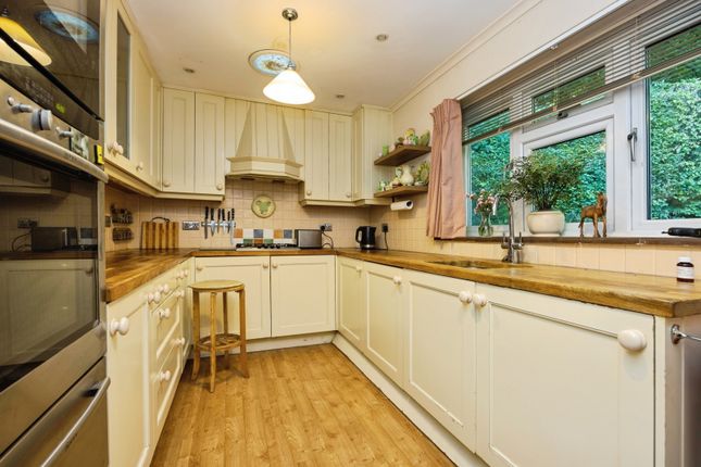 Woodside Cottage,, Blackheath Lane, Guildford photo 2
