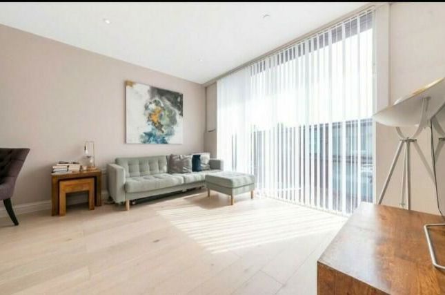 Flat for sale in Mulberry Place, London