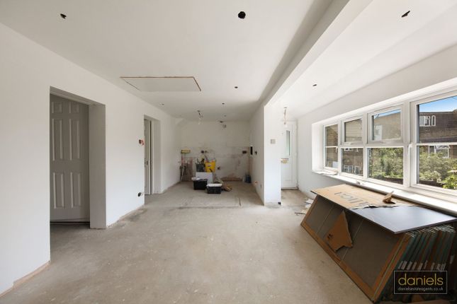Buckingham Yard, Buckingham Road, London photo 3