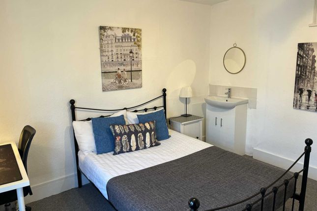 Thumbnail Room to rent in Room 6, 25 Springfield Road, Guildford, Surrey