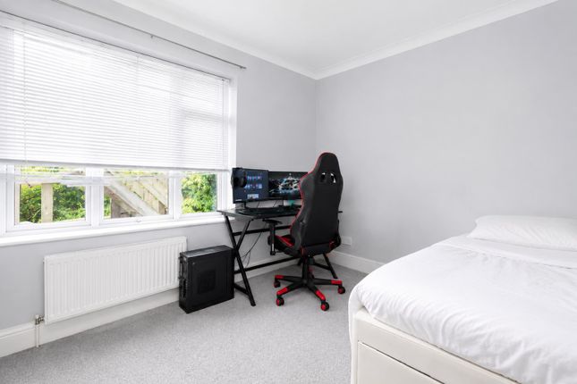 2, West End Way, Lancing photo 4
