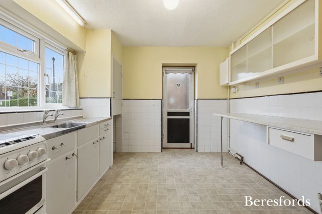 8, Woodway, Brentwood photo 3