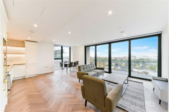 Thumbnail Flat to rent in Cashmere Wharf, Gauging Square