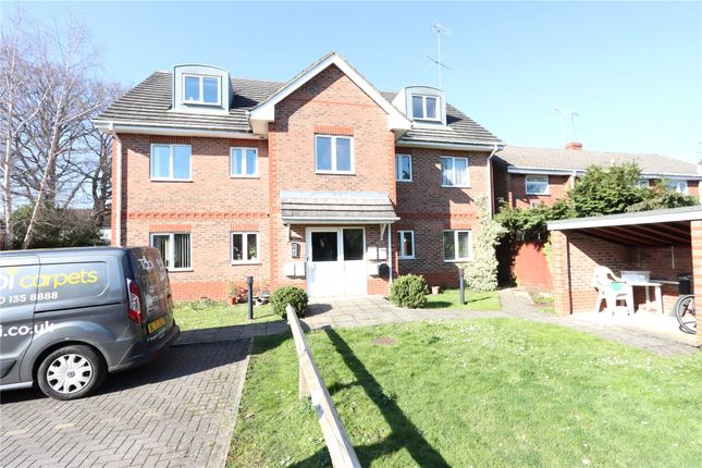 Thumbnail Flat to rent in Chapel Lane, Farnborough, Hampshire