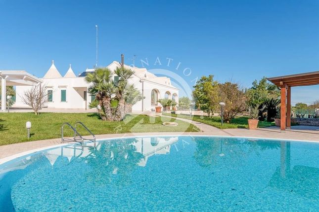 Thumbnail Villa for sale in Taranto, Puglia, 74100, Italy