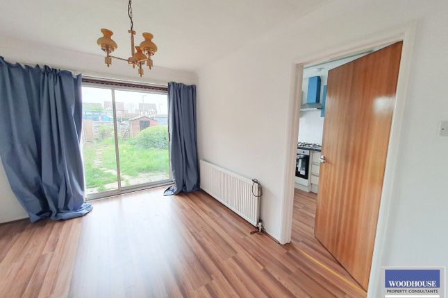 6, Garner Drive, Broxbourne photo 4