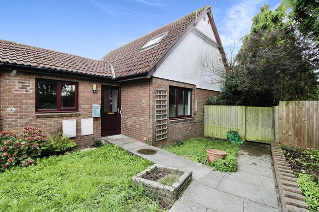 Link-detached house for sale in Beaumont Court, Penarth