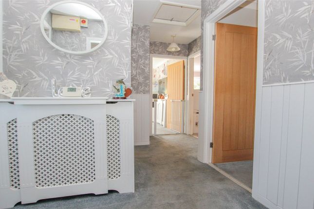 35, Knightcott Park, Somerset photo 2