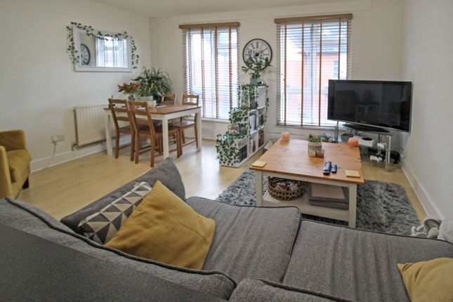 Flat, 17  Upper Brook Street, Winchester photo 2