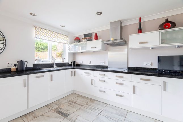 2 Oatlands Close, Lowestoft photo 4