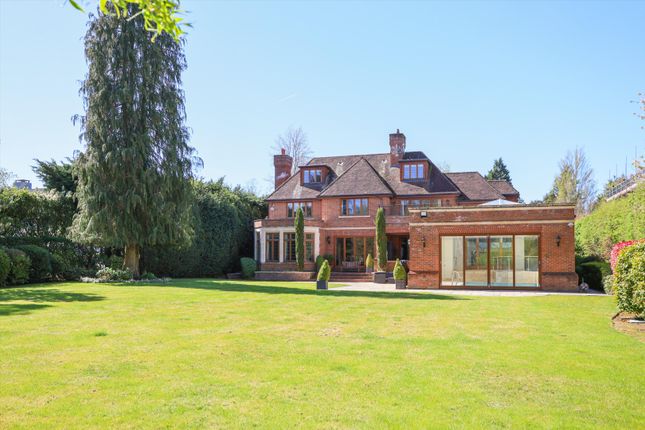 21 Princes Drive, Oxshott photo 2