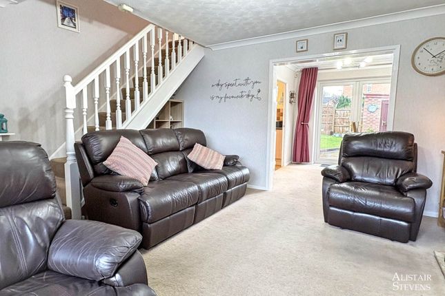 37, Highfield Drive, Oldham photo 4