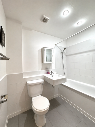 Flat 11, 419, High Road, Wood Green, London photo 5
