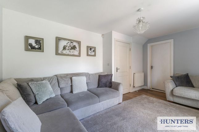 19, Edison Way, Leeds photo 2