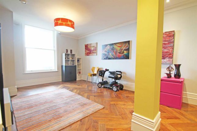 Flat 48, Kings House, Queens Gardens, Hove photo 3