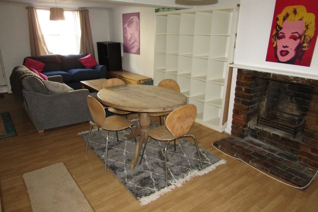 8, Gloucester Street, Brighton photo 2