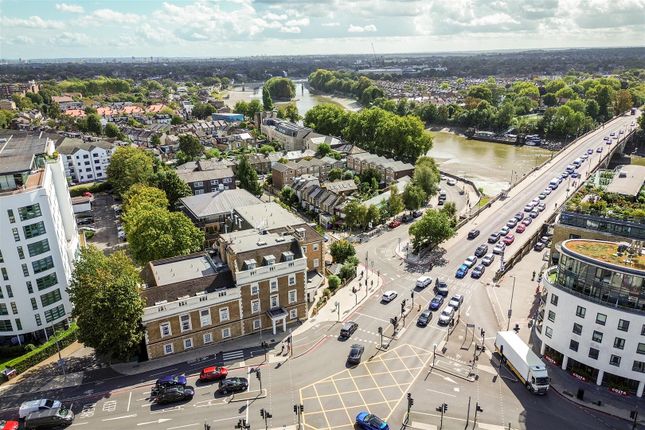 Kew Bridge Road-1.Jpg