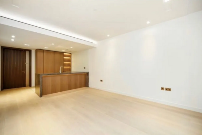 Thumbnail Flat for sale in Lincoln Square, Portugal Street, Holborn, London
