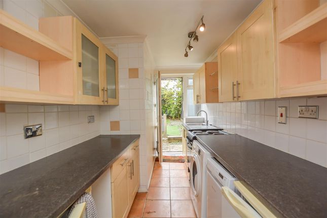 16, St. Peters Road, Brentwood photo 3