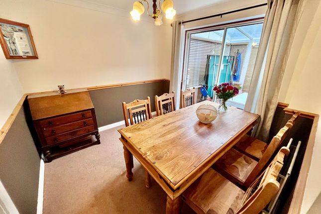 33 Whitton Way, Newport Pagnell photo 4