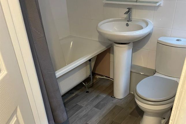 Flat 3, 12 High Street, Coalville photo 5