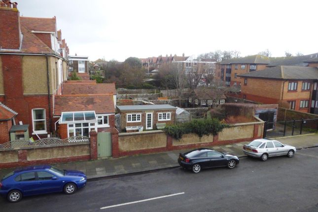 11 Beach Court, Irvine Road, Littlehampton photo 5