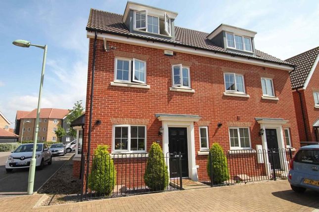 Town house to rent in Hornbeam Avenue, Red Lodge