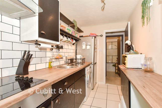 73, Bolton Road, Crawley photo 4