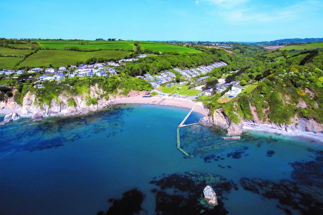 2-bed house on 127 Hillside Villas, Millendreath Holiday Village, Looe, £125,000