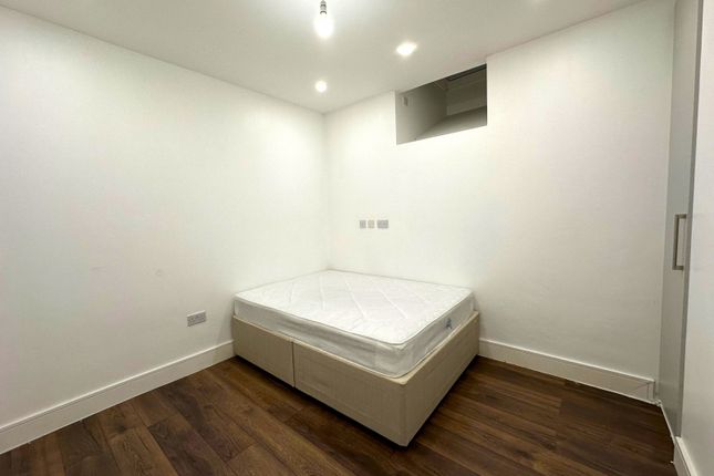 25 Lothian Avenue, HAYES photo 5