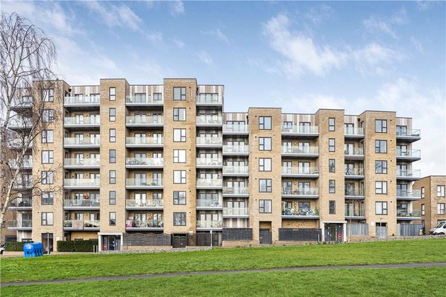 Flat for sale in Ridding Lane, Greenford