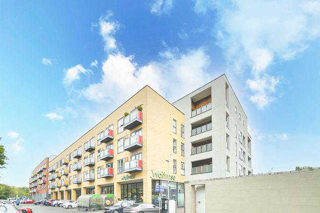Flat for sale in Coombe Lane, London