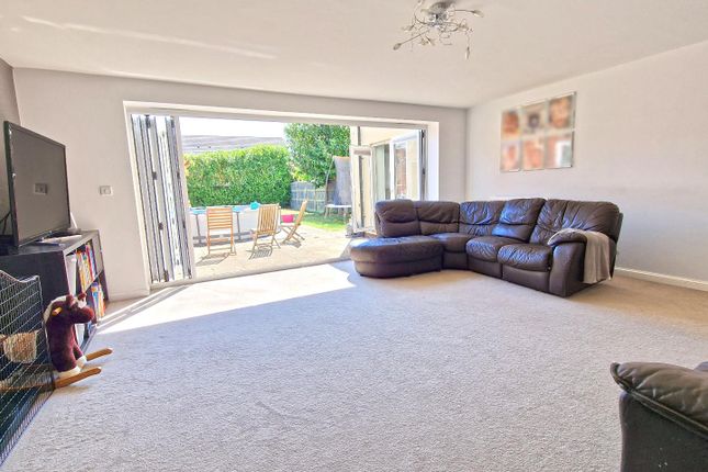 6, Corbett Close, Bicester photo 3